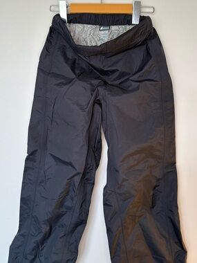 Women's MEC Black water resistant pant